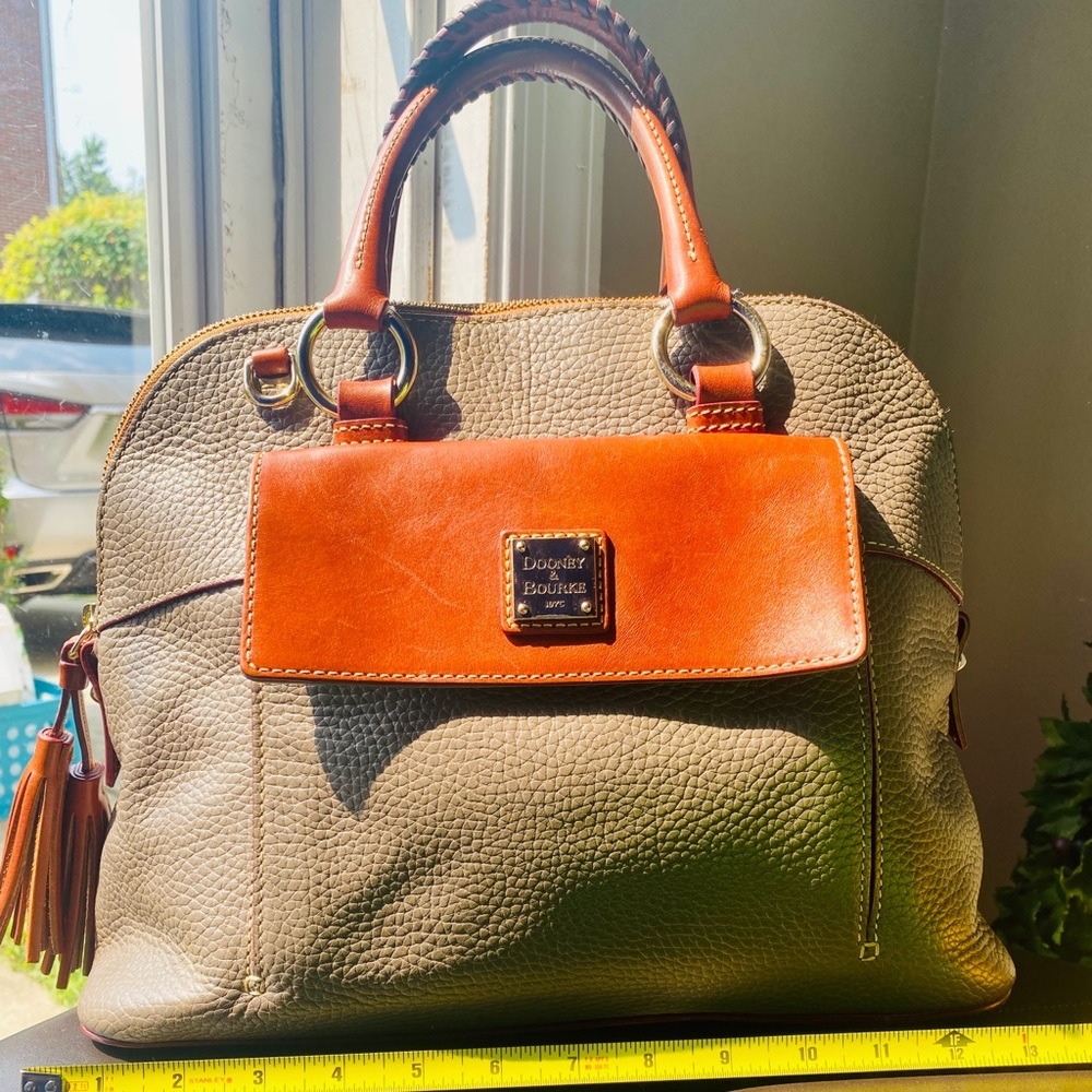 Dooney&Bourke pebble leather handbag